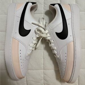 WMNS 8.5 Nike Court Vision Lo
Black, White, Light Soft Pink